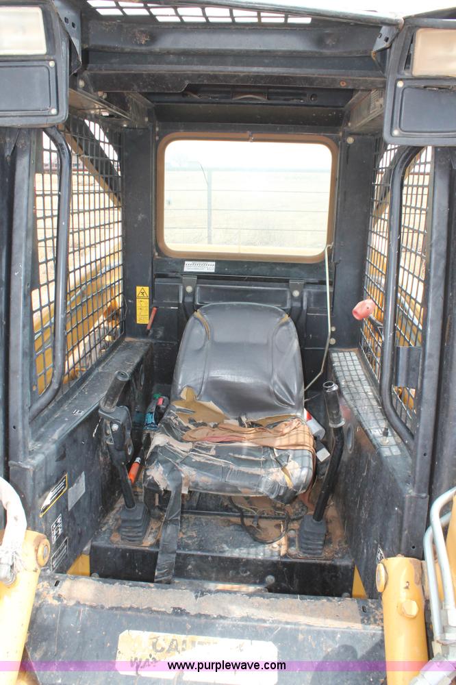 image for item C3807 John Deere 7775 skid steer