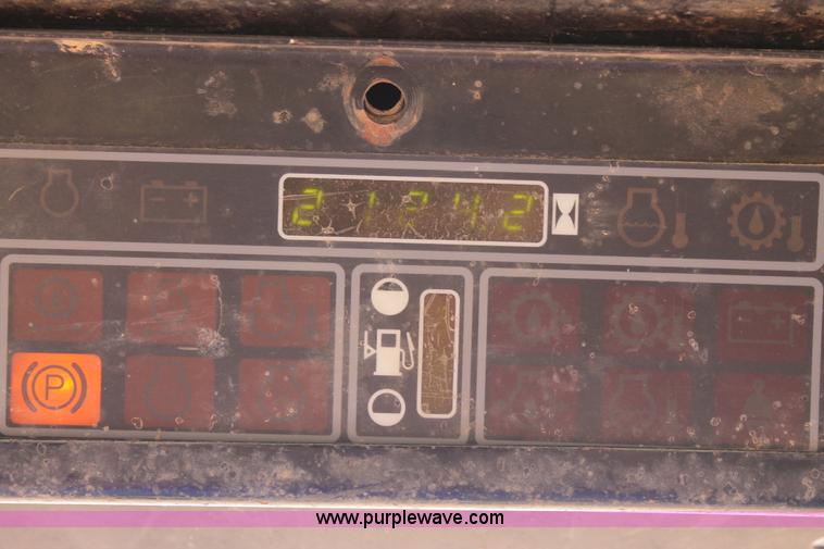 image for item C3807 John Deere 7775 skid steer