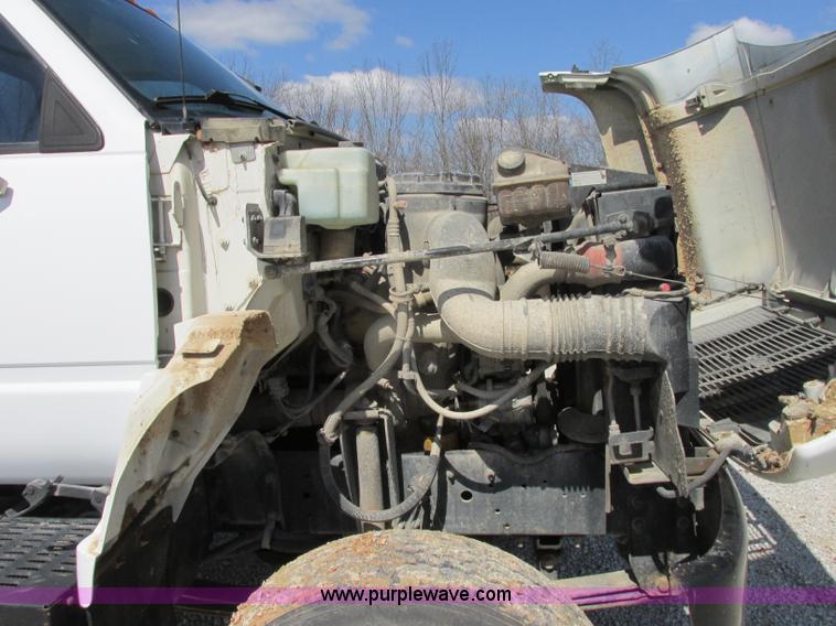 image for item D3953 1998 Chevrolet C6500 truck cab and chassis