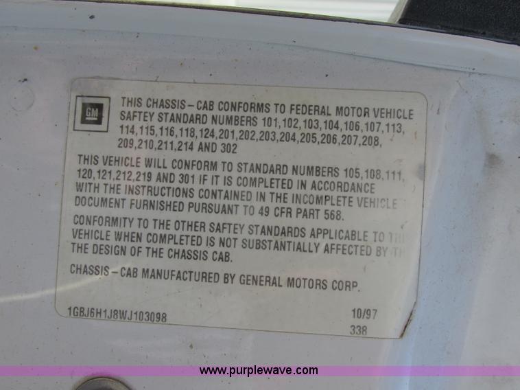 image for item D3953 1998 Chevrolet C6500 truck cab and chassis