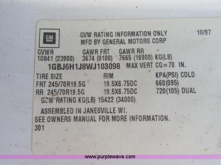 image for item D3953 1998 Chevrolet C6500 truck cab and chassis