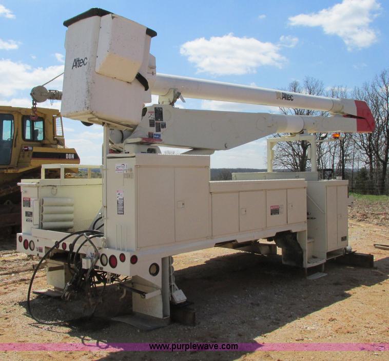 image for item D3955 Altec man lift