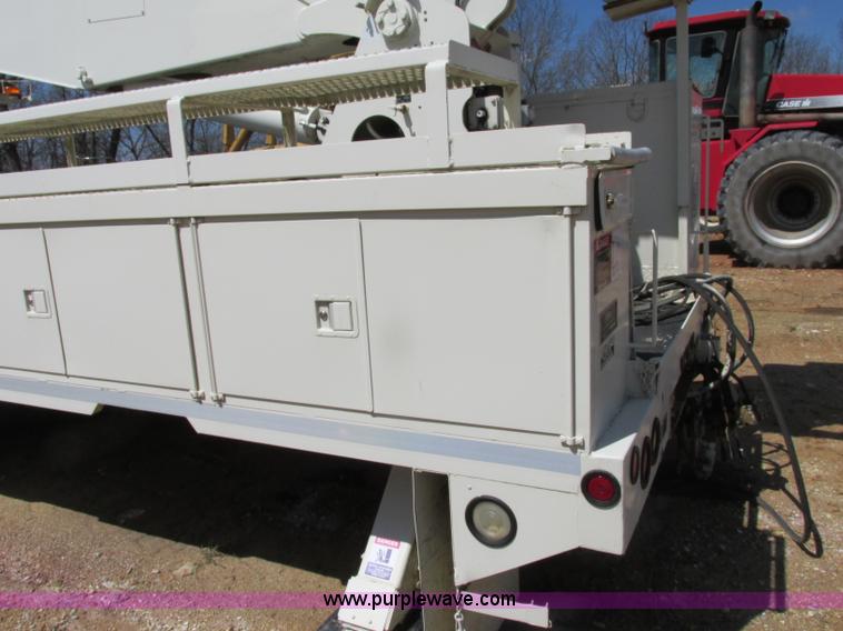 image for item D3955 Altec man lift