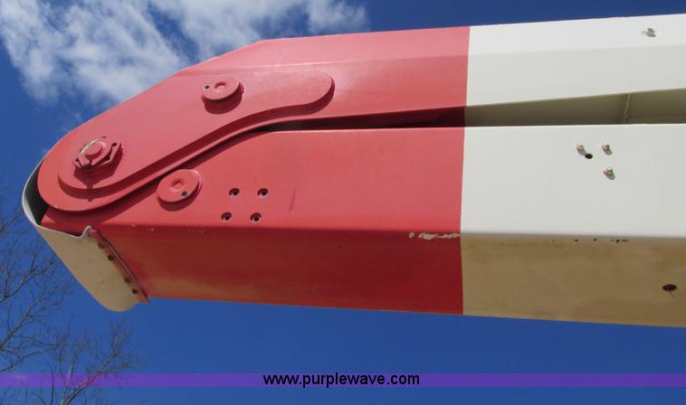 image for item D3955 Altec man lift