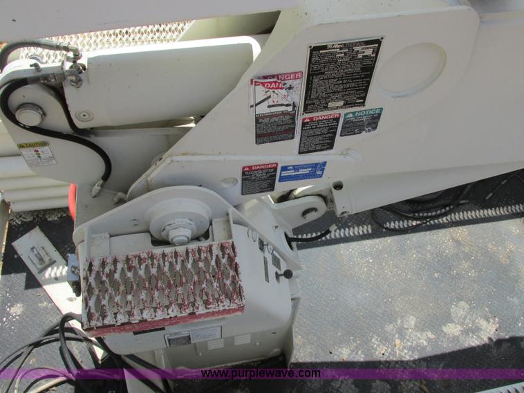 image for item D3955 Altec man lift