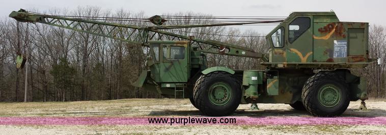 image for item D3960 American 2380 20 ton military crane