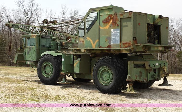 image for item D3960 American 2380 20 ton military crane
