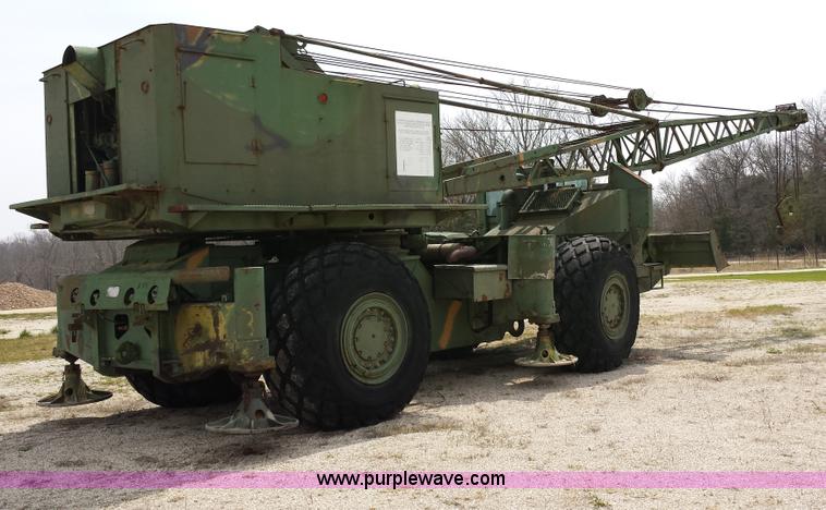 image for item D3960 American 2380 20 ton military crane