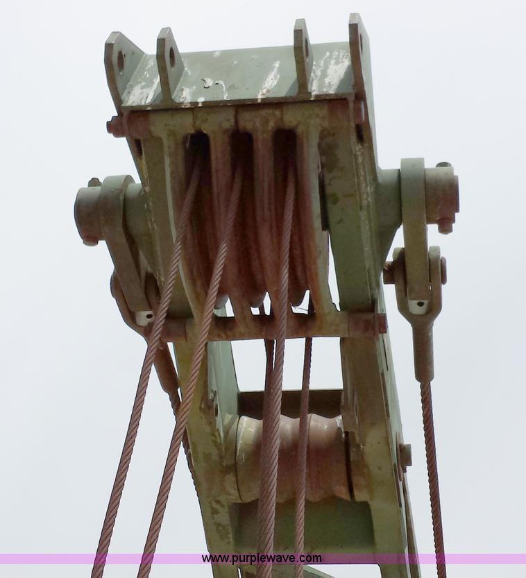 image for item D3960 American 2380 20 ton military crane