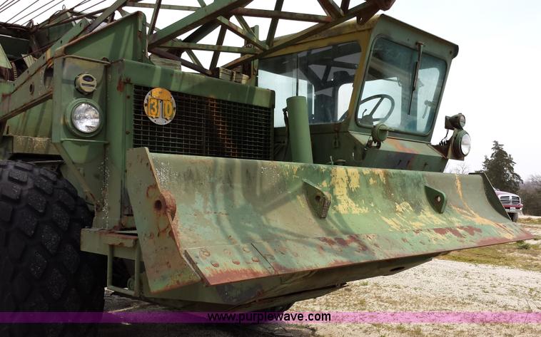 image for item D3960 American 2380 20 ton military crane