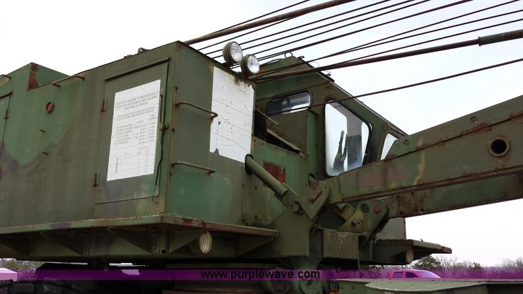 image for item D3960 American 2380 20 ton military crane