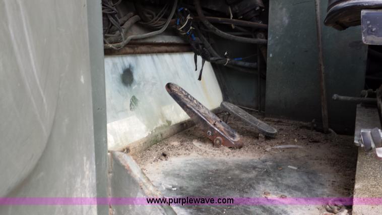 image for item D3960 American 2380 20 ton military crane