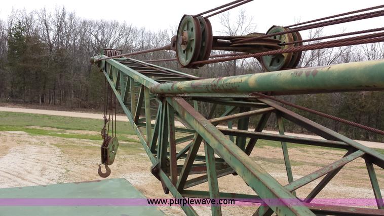 image for item D3960 American 2380 20 ton military crane