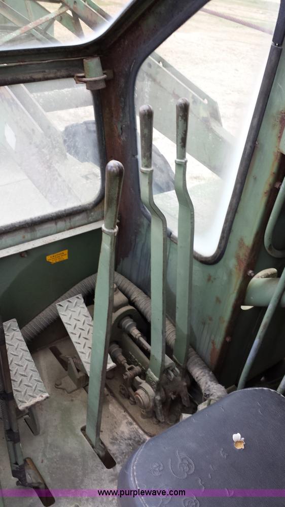 image for item D3960 American 2380 20 ton military crane