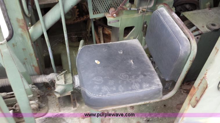 image for item D3960 American 2380 20 ton military crane