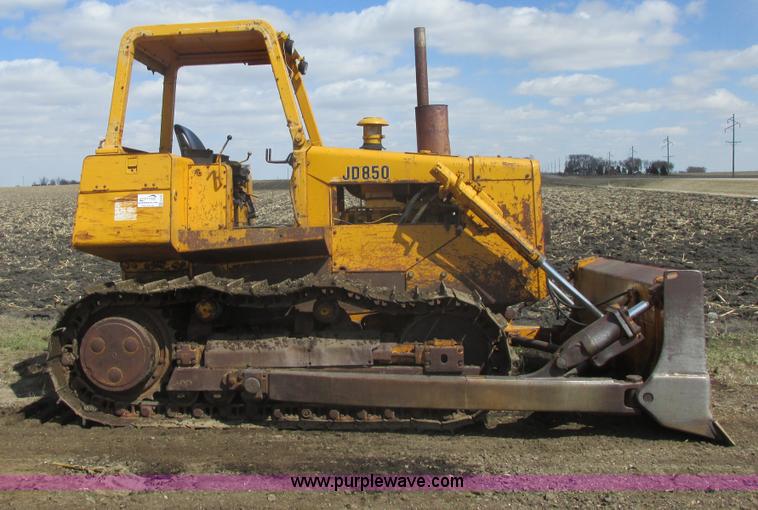 image for item E5436 John Deere 850E dozer