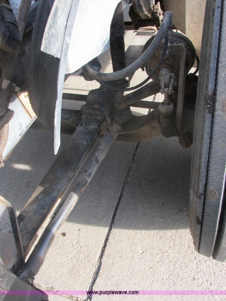 image for item E5450 1995 International 9400 semi truck