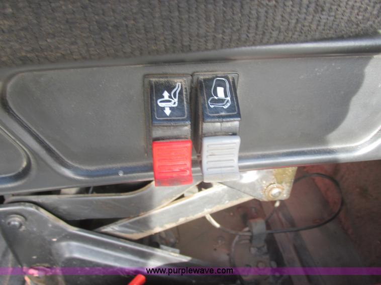 image for item E5450 1995 International 9400 semi truck