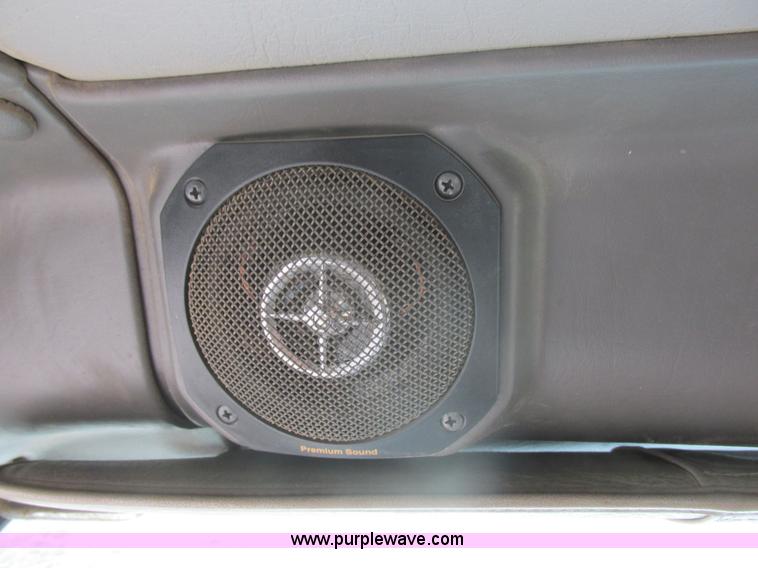 image for item E5450 1995 International 9400 semi truck