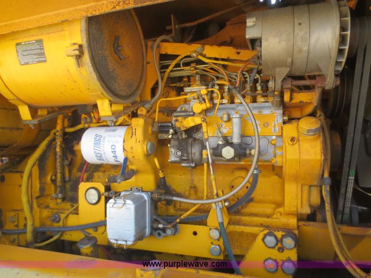 image for item F6870 1989 John Deere 772BH motor grader