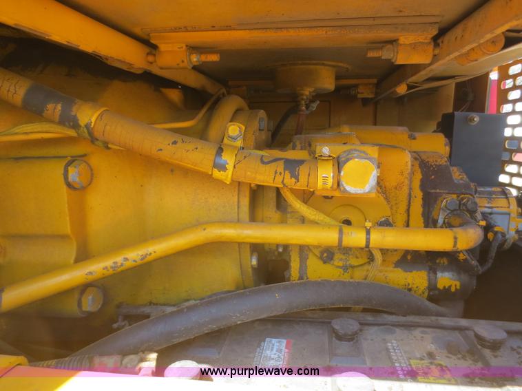 image for item F6870 1989 John Deere 772BH motor grader