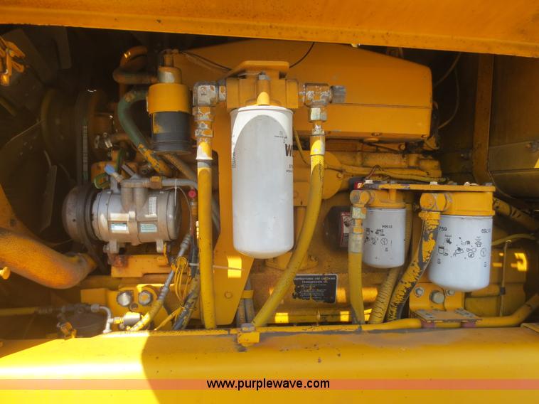 image for item F6870 1989 John Deere 772BH motor grader