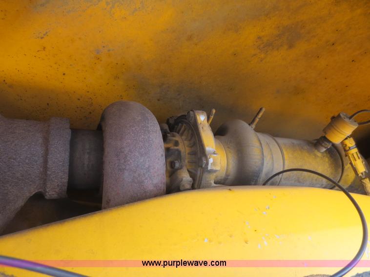 image for item F6870 1989 John Deere 772BH motor grader