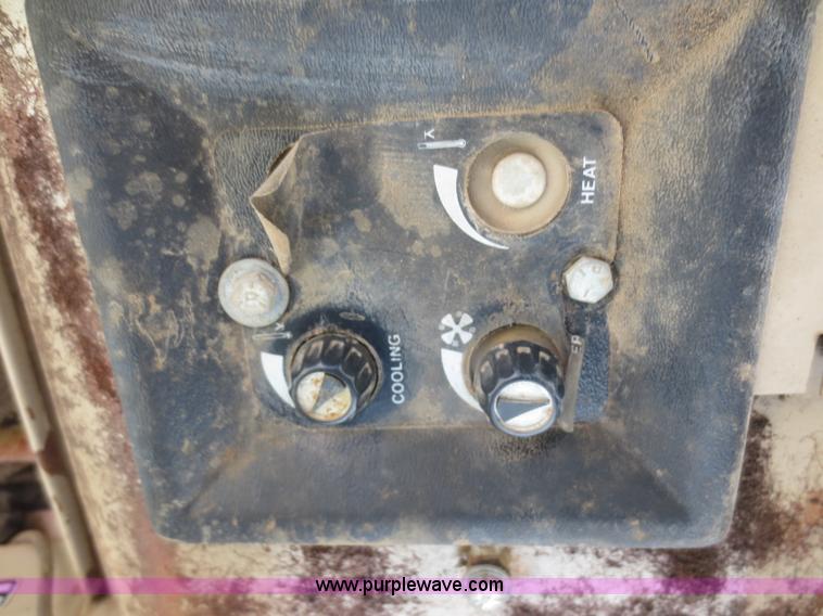 image for item F6870 1989 John Deere 772BH motor grader