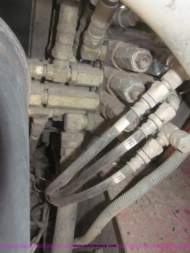 image for item F7349 2005 Takeuchi TL130 skid steer