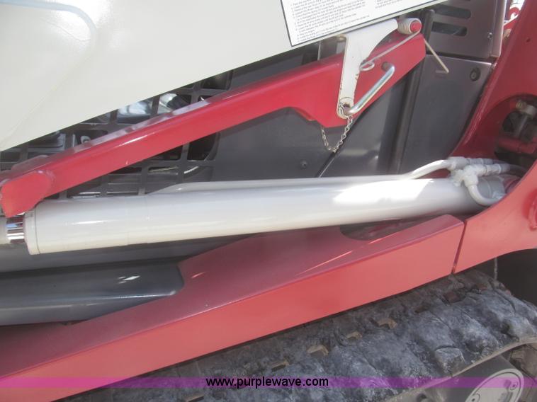 image for item F7349 2005 Takeuchi TL130 skid steer