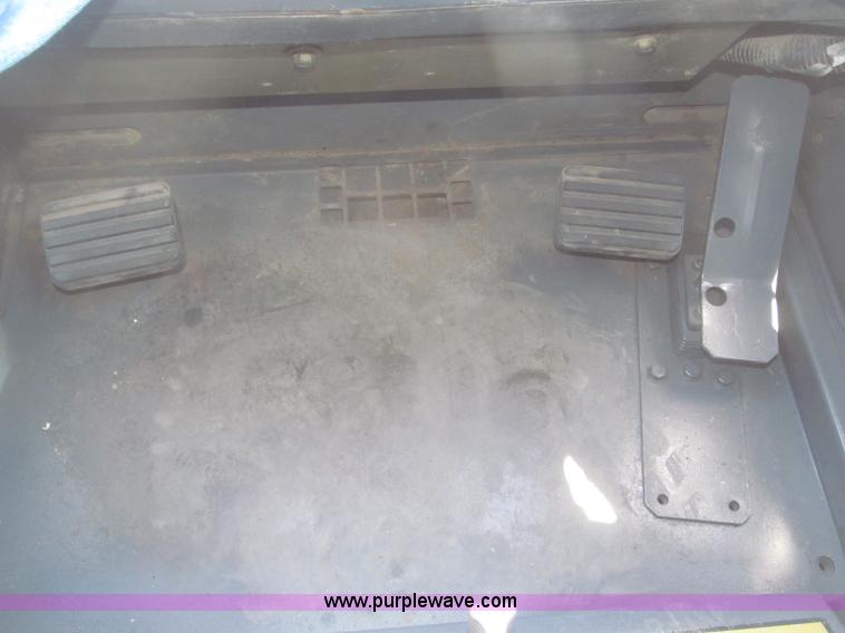 image for item F7349 2005 Takeuchi TL130 skid steer