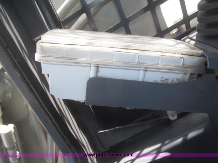 image for item F7349 2005 Takeuchi TL130 skid steer