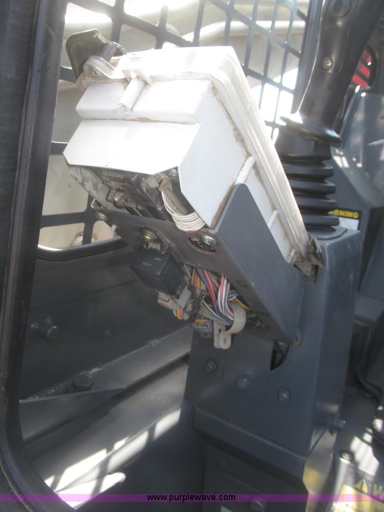 image for item F7349 2005 Takeuchi TL130 skid steer