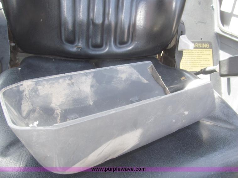 image for item F7349 2005 Takeuchi TL130 skid steer