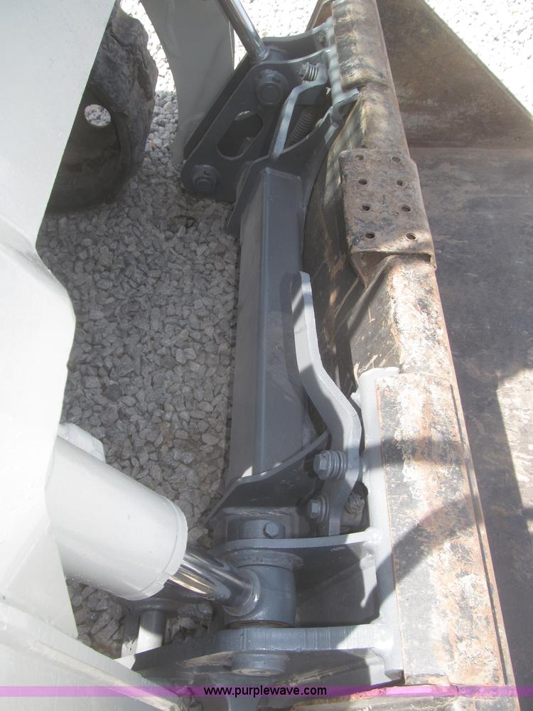 image for item F7349 2005 Takeuchi TL130 skid steer