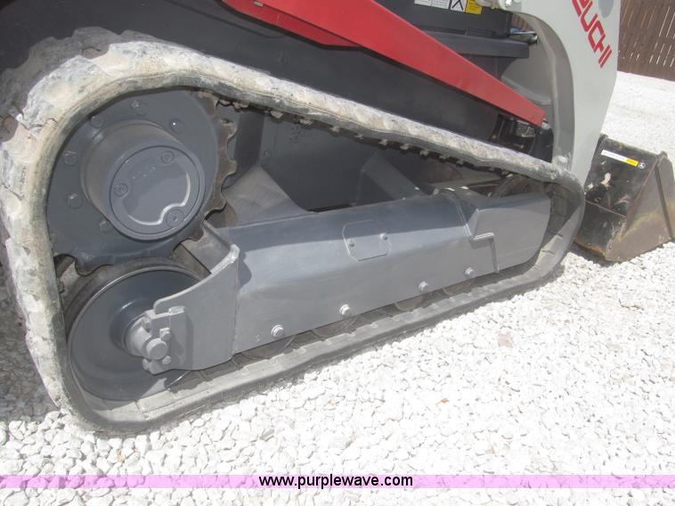 image for item F7349 2005 Takeuchi TL130 skid steer