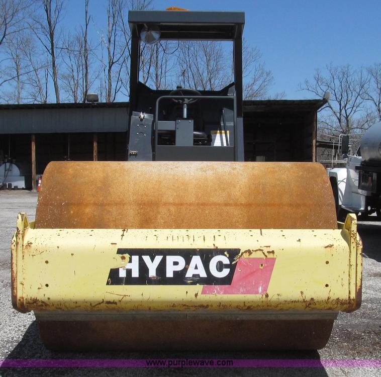 image for item G2349 2005 Hypac C-840-C vibratory articulated single drum roller