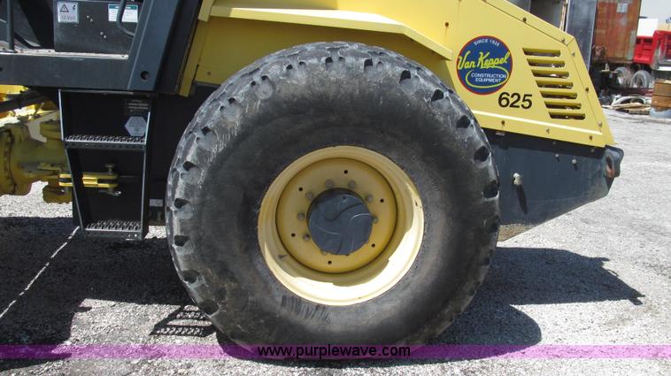 image for item G2349 2005 Hypac C-840-C vibratory articulated single drum roller