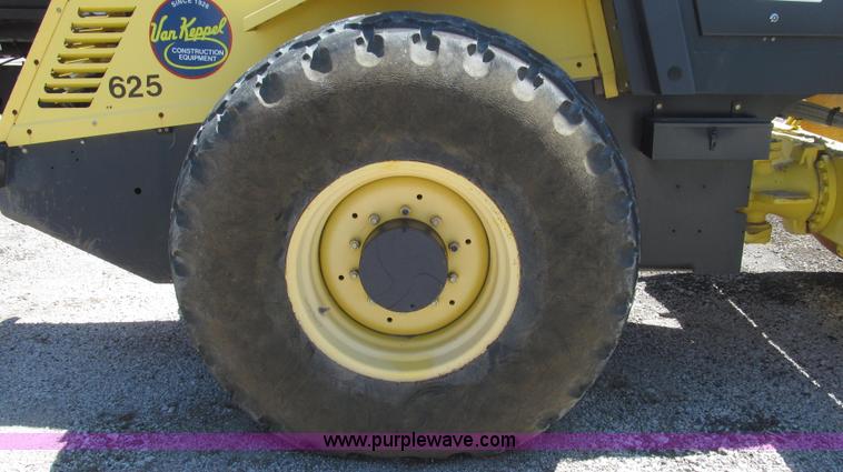 image for item G2349 2005 Hypac C-840-C vibratory articulated single drum roller