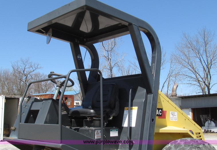 image for item G2349 2005 Hypac C-840-C vibratory articulated single drum roller