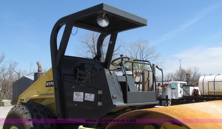 image for item G2349 2005 Hypac C-840-C vibratory articulated single drum roller