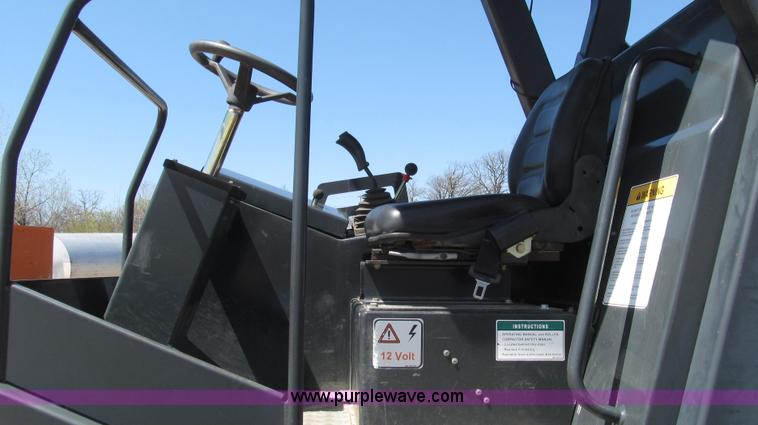 image for item G2349 2005 Hypac C-840-C vibratory articulated single drum roller