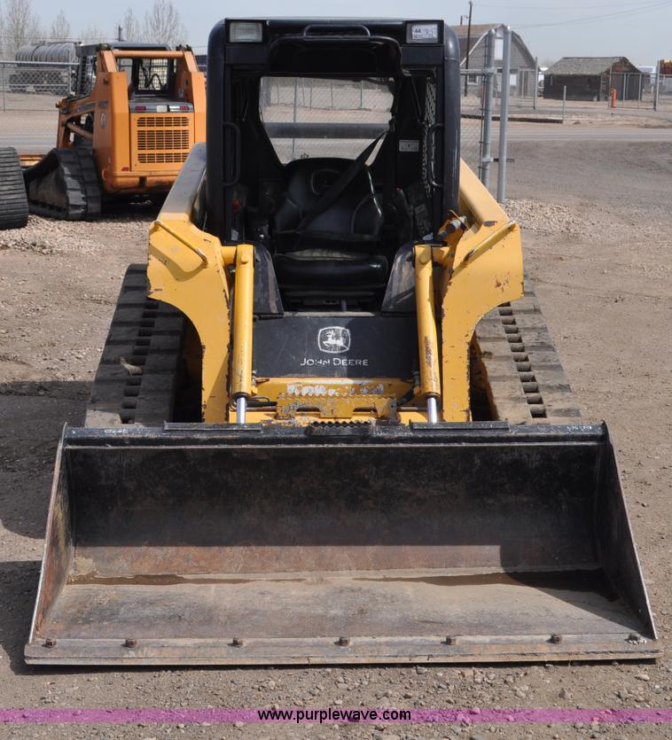 image for item G6452 2009 John Deere CT322 skid steer