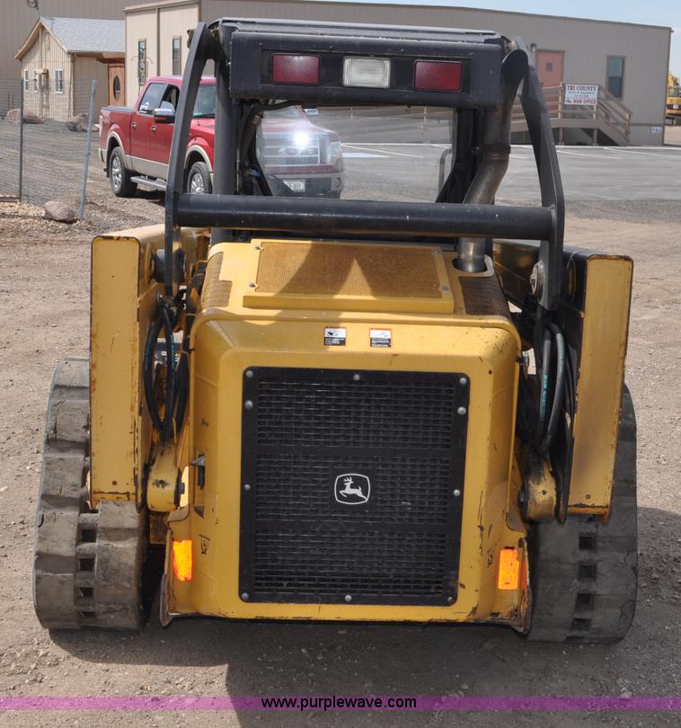 image for item G6452 2009 John Deere CT322 skid steer