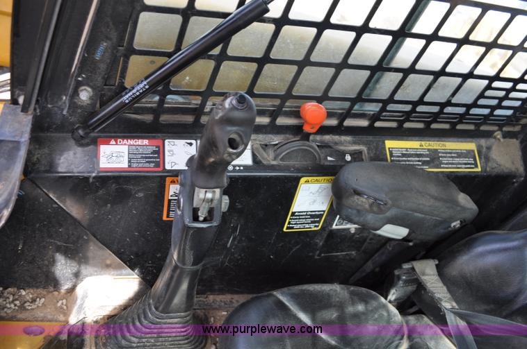 image for item G6452 2009 John Deere CT322 skid steer
