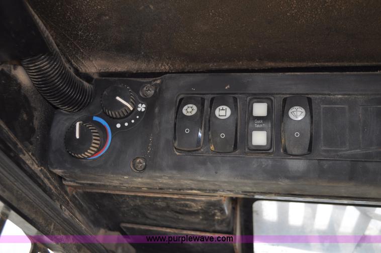 image for item G6452 2009 John Deere CT322 skid steer