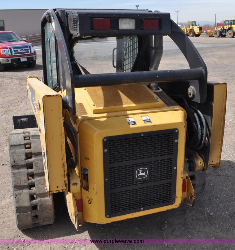 image for item G6452 2009 John Deere CT322 skid steer