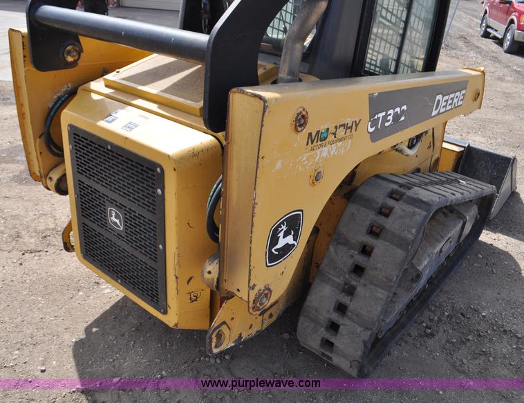 image for item G6452 2009 John Deere CT322 skid steer