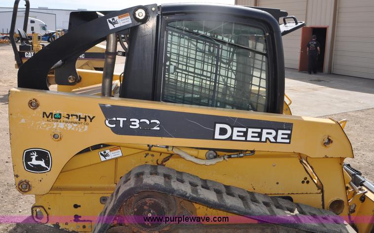 image for item G6452 2009 John Deere CT322 skid steer