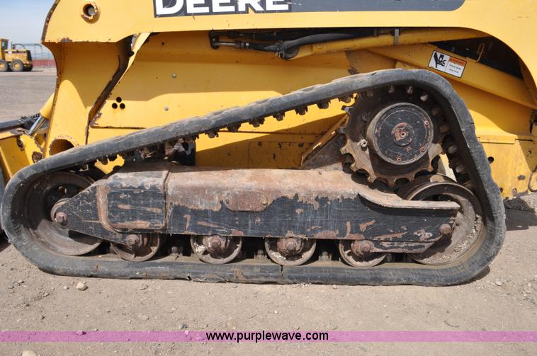 image for item G6452 2009 John Deere CT322 skid steer